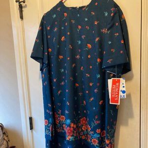 Leslie FAY Tunic dress  Green with red and pink floral design.  Size 18 petite